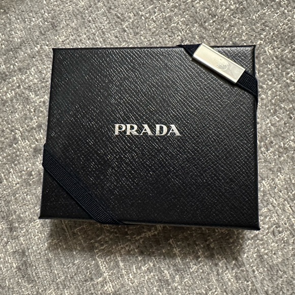 Prada black saffiano leather wallet, with money clip. Original packaging - Picture 2 of 5